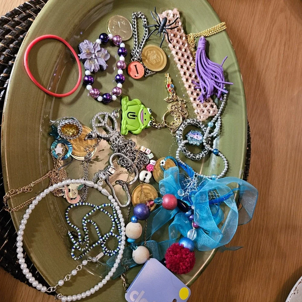Vtg-Now JUNK Jewelry Lot~Young Adult~Teens~Children~ Wear Or For Projects~Crafts